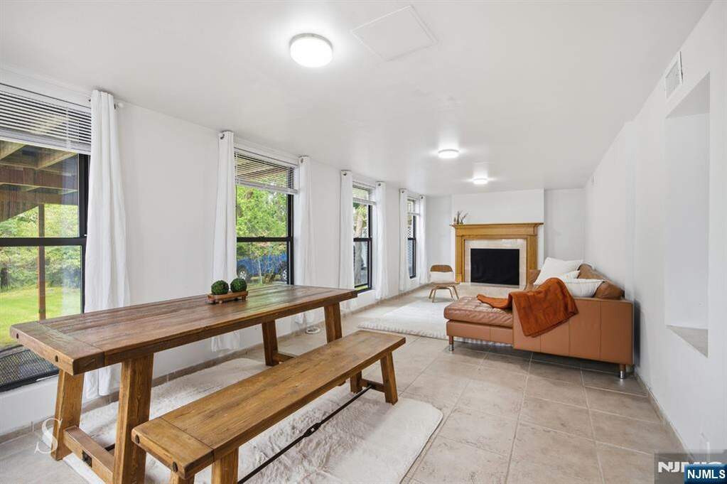 3 Bedroom Single Family Home/House's Image 20