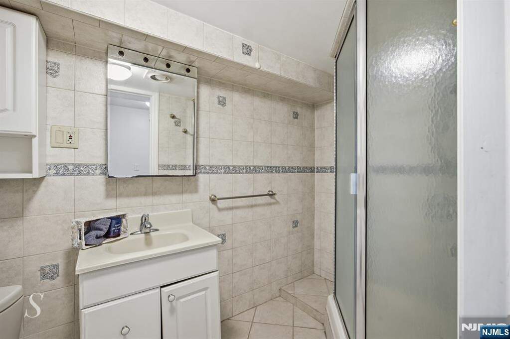 3 Bedroom Single Family Home/House's Image 23