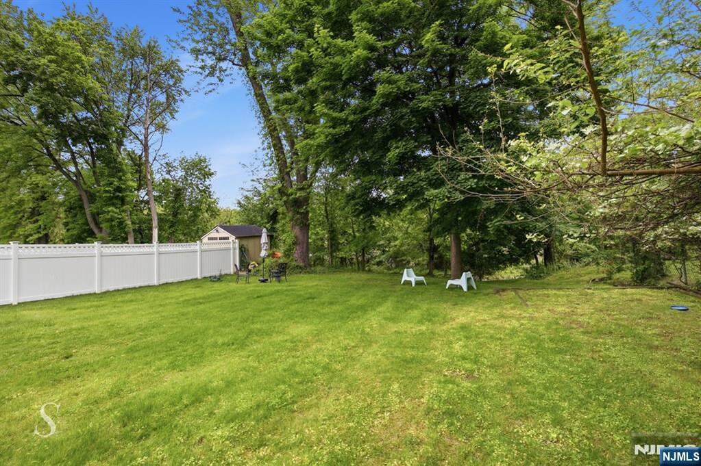 3 Bedroom Single Family Home/House's Image 28