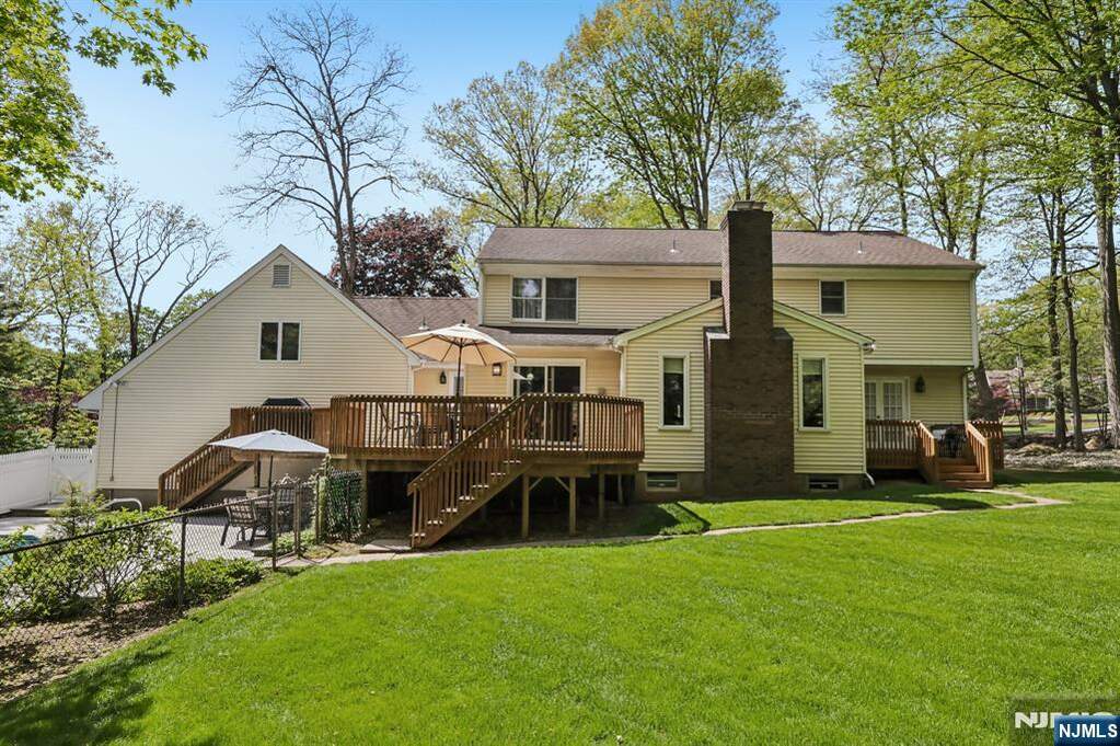 5 Bedroom Single Family Home/House's Image 20