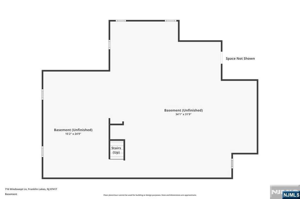5 Bedroom Single Family Home/House's Image 28