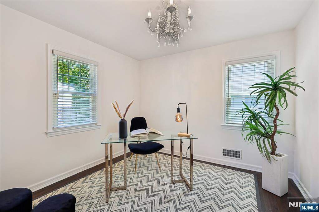4 Bedroom Single Family Home/House's Image 10