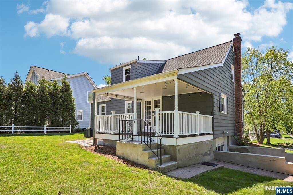 4 Bedroom Single Family Home/House's Image 20