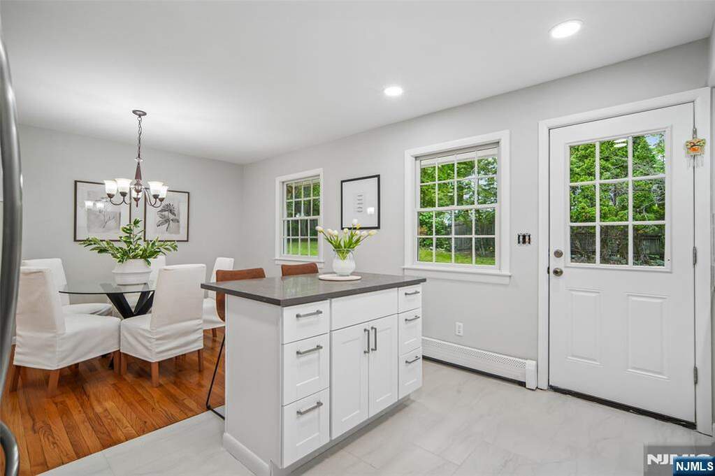 3 Bedroom Single Family Home/House's Image 7