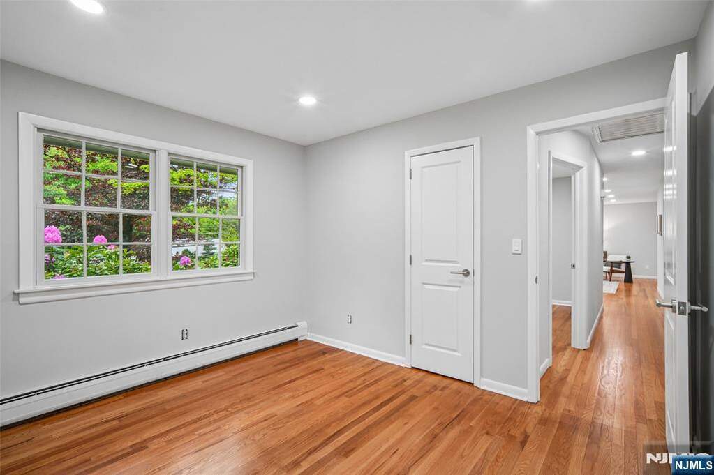 3 Bedroom Single Family Home/House's Image 9