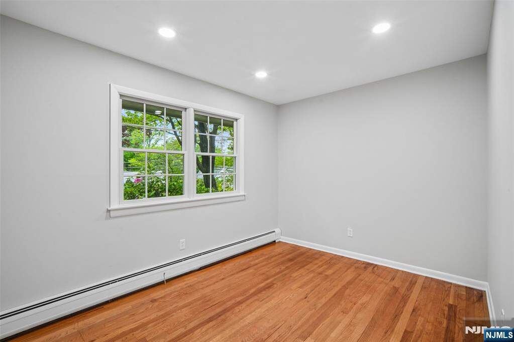 3 Bedroom Single Family Home/House's Image 10