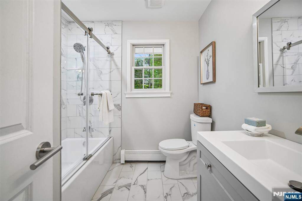 3 Bedroom Single Family Home/House's Image 16
