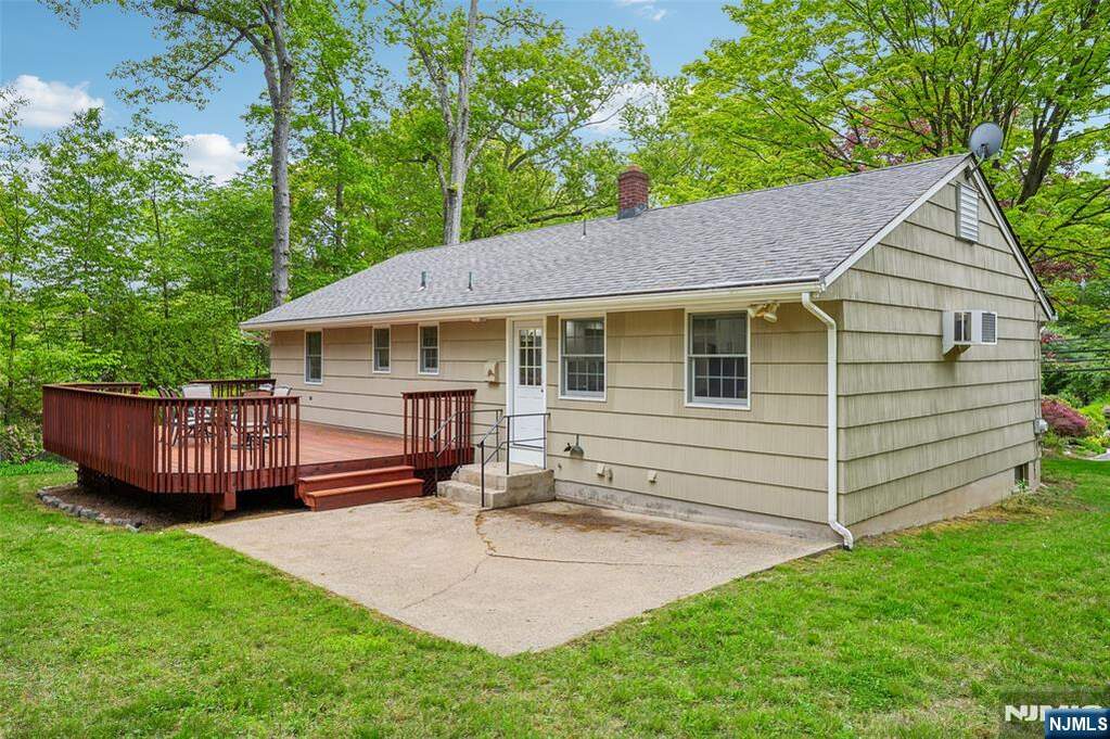 3 Bedroom Single Family Home/House's Image 23