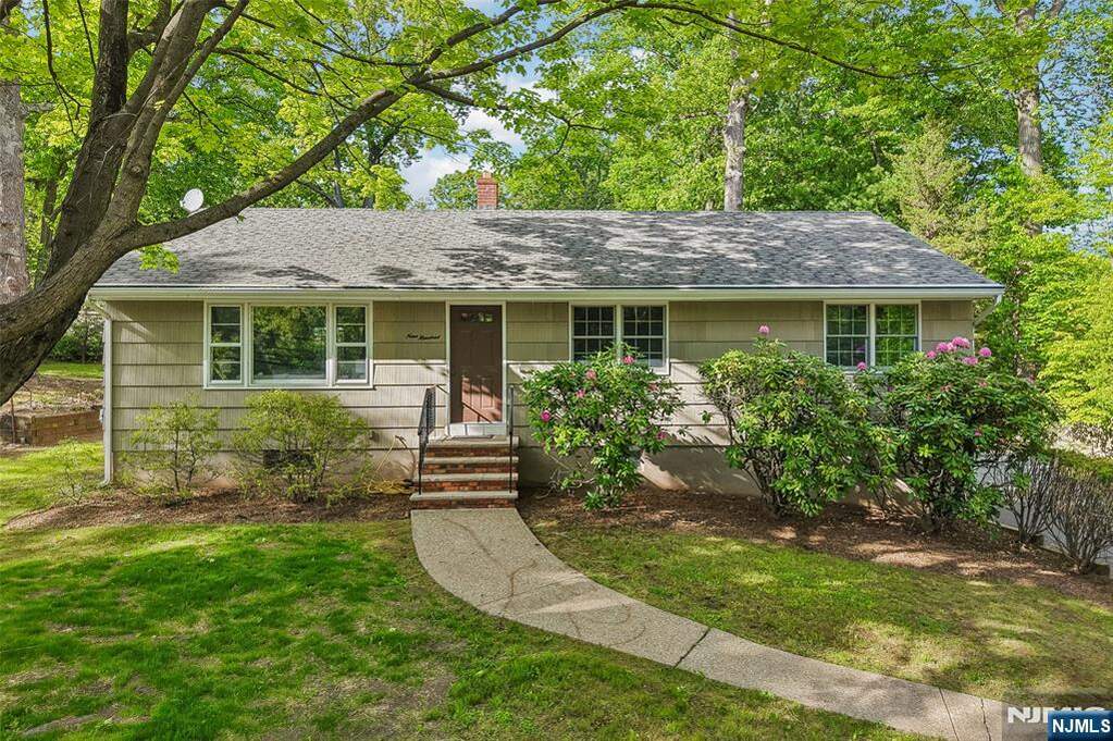 3 Bedroom Single Family Home/House's Image 27