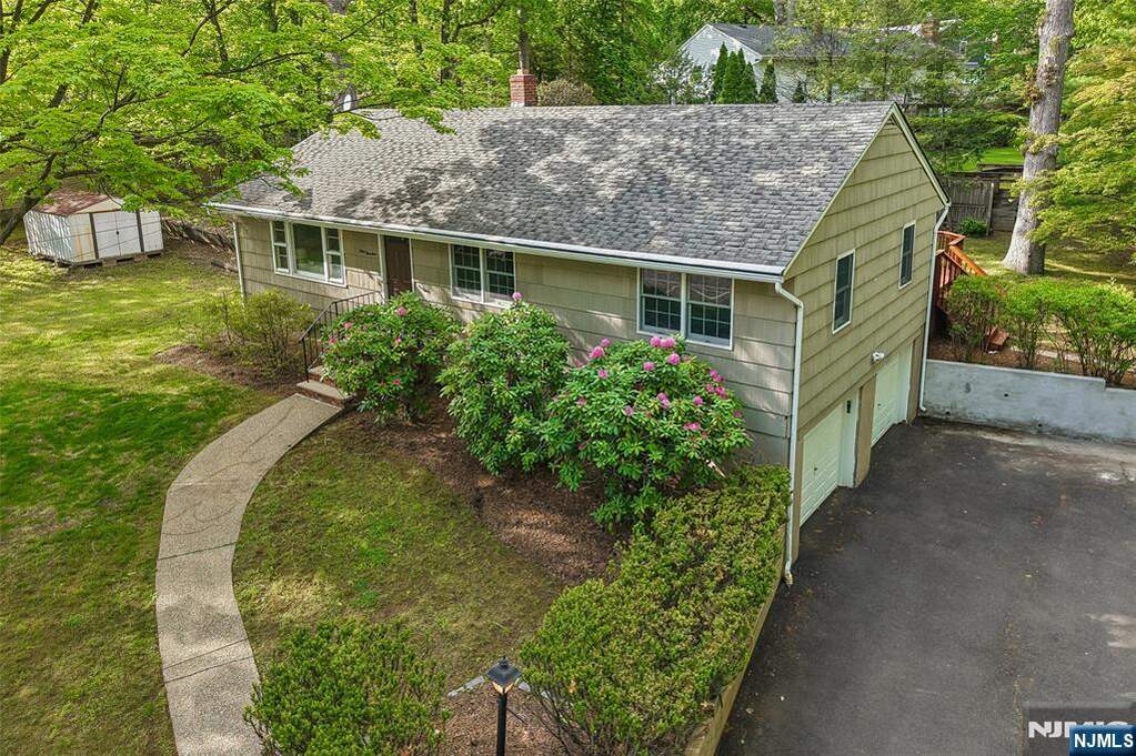 3 Bedroom Single Family Home/House's Image 28