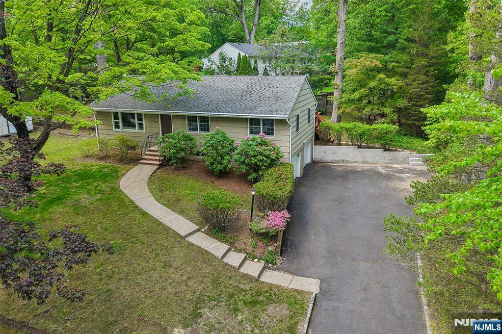 3 Bedroom Single Family Home/House's Image 31