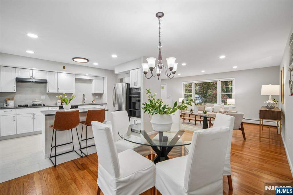 3 Bedroom Single Family Home/House's Image 3
