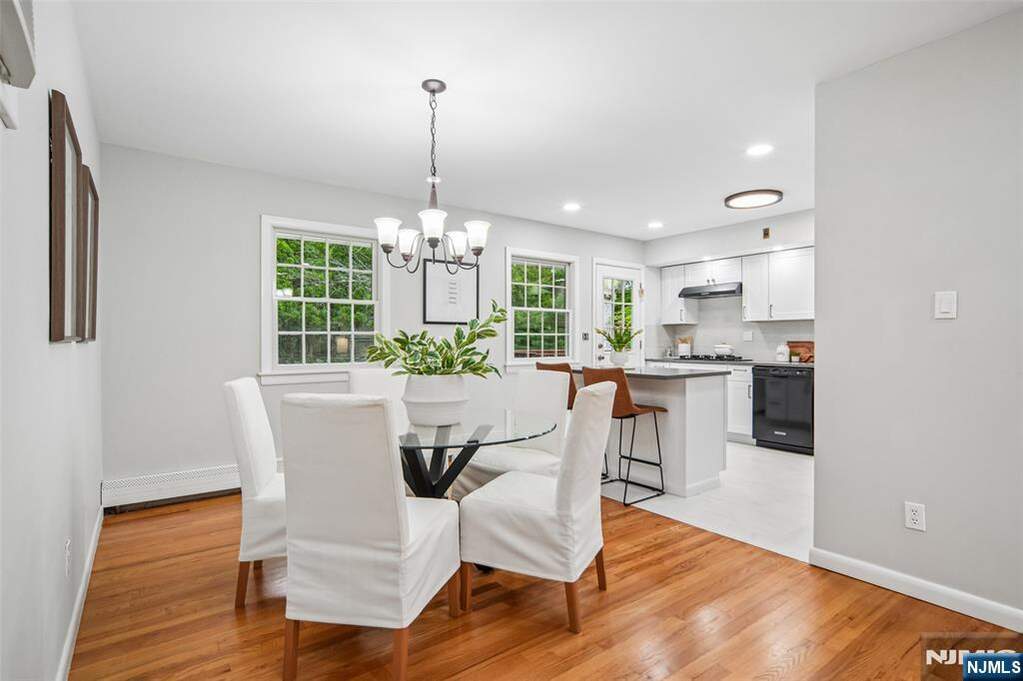 3 Bedroom Single Family Home/House's Image 4