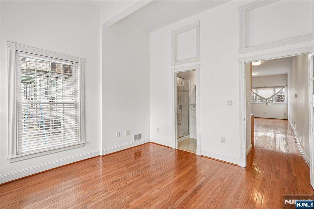 3 Bedroom Single Family Home/House's Image 9