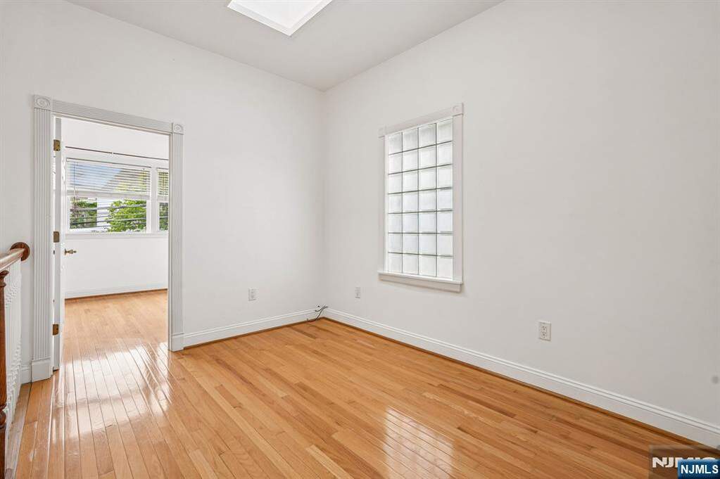 3 Bedroom Single Family Home/House's Image 17