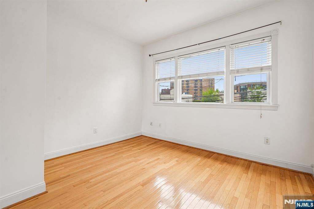 3 Bedroom Single Family Home/House's Image 21
