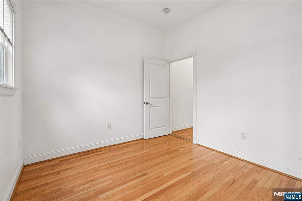 3 Bedroom Single Family Home/House's Image 25