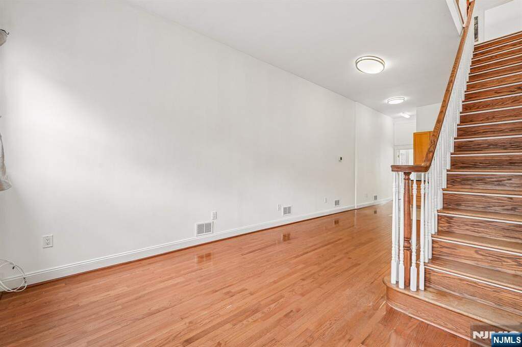 3 Bedroom Single Family Home/House's Image 3