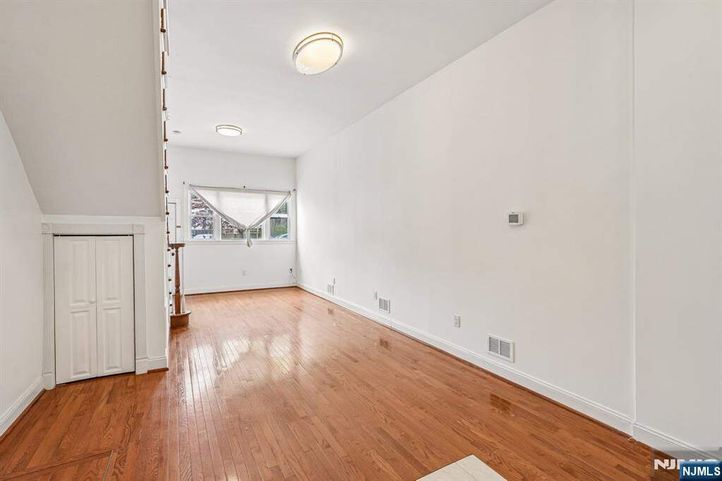 3 Bedroom Single Family Home/House's Image 6