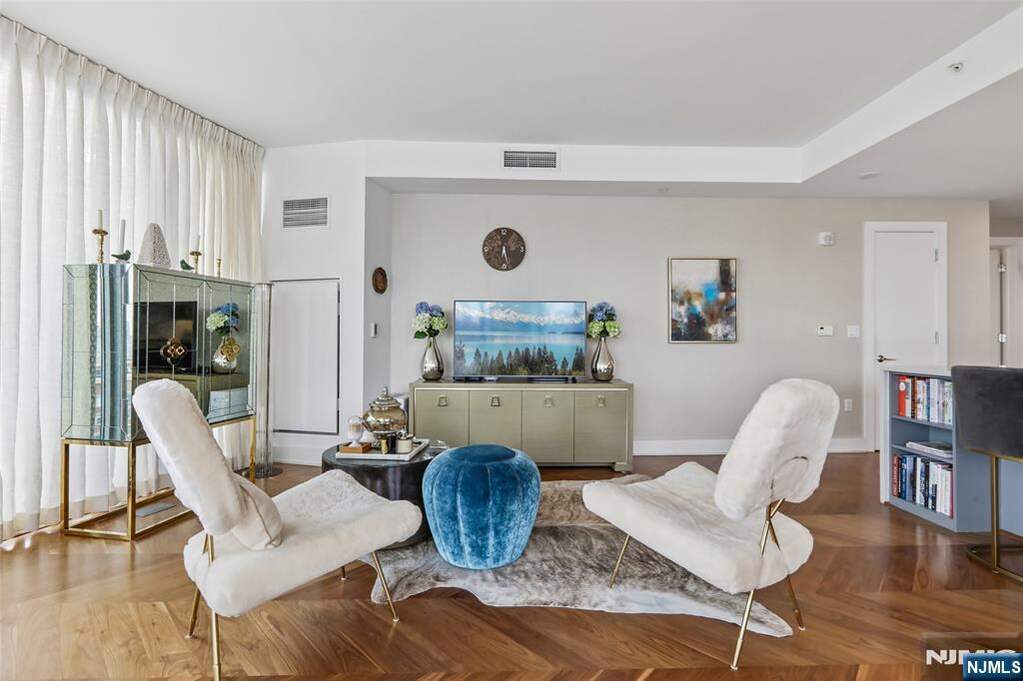 2 Bedroom Apartment/Flat's Image 7