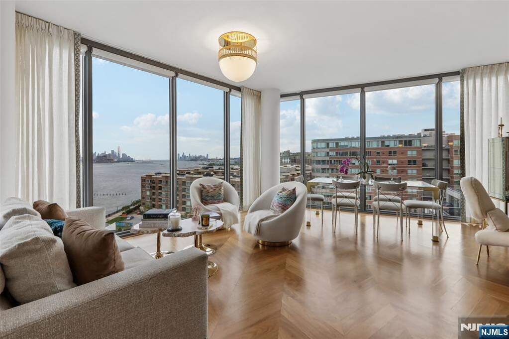 2 Bedroom Apartment/Flat's Image 4