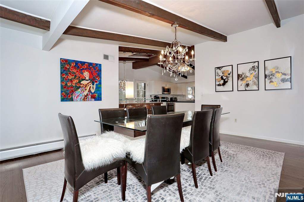 4 Bedroom Single Family Home/House's Image 12