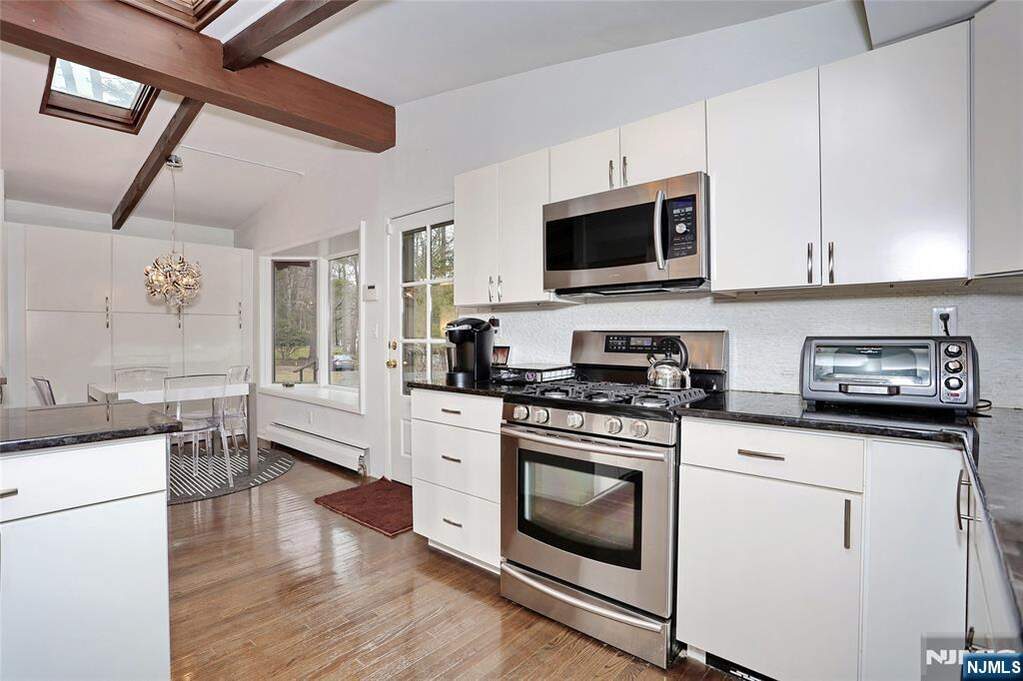4 Bedroom Single Family Home/House's Image 16