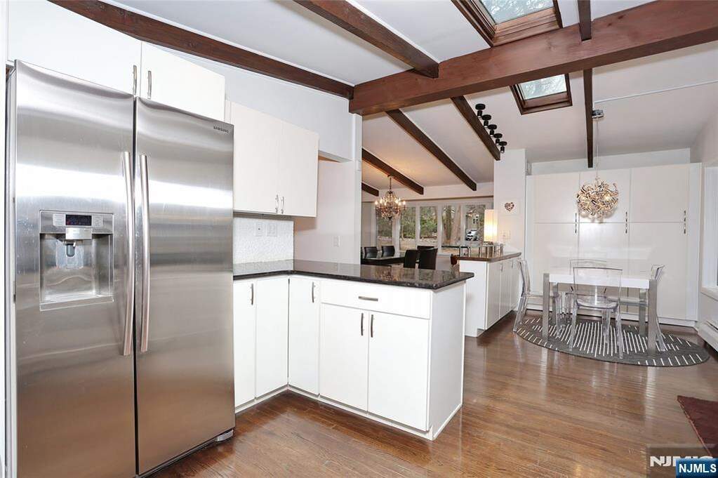 4 Bedroom Single Family Home/House's Image 17