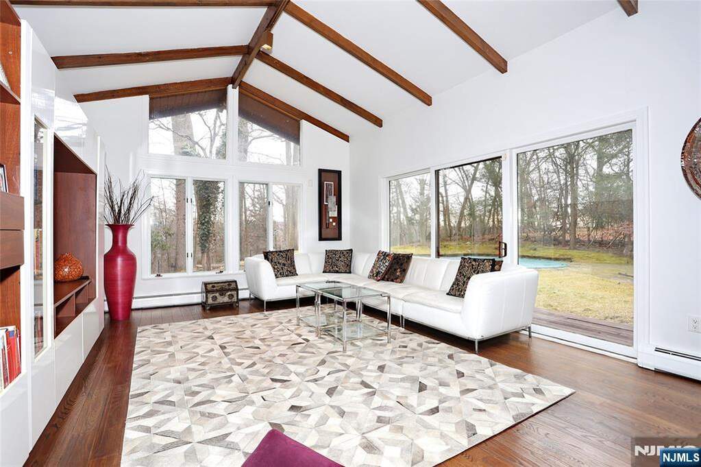 4 Bedroom Single Family Home/House's Image 18