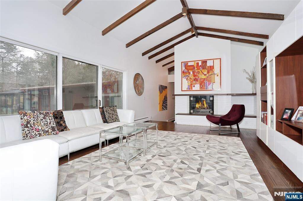 4 Bedroom Single Family Home/House's Image 19