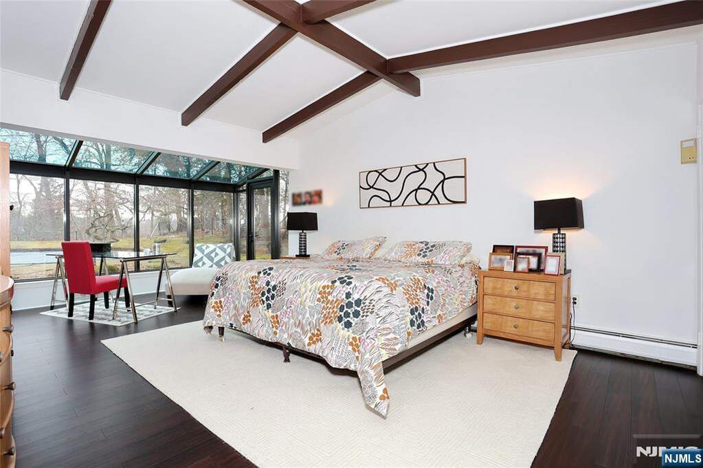 4 Bedroom Single Family Home/House's Image 21