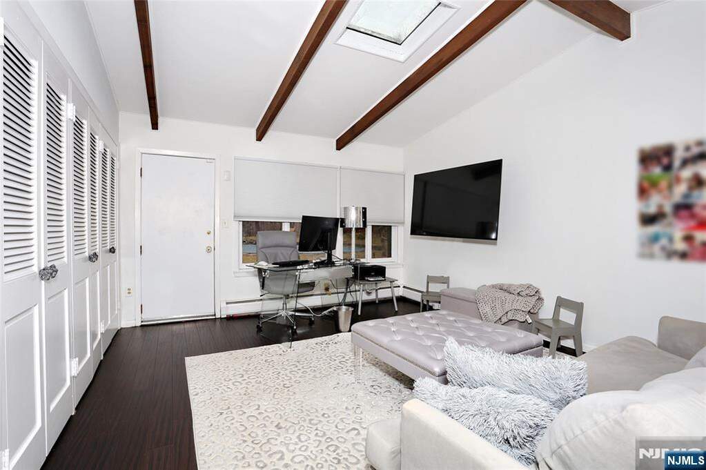 4 Bedroom Single Family Home/House's Image 26