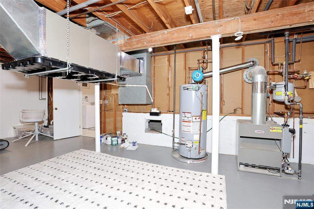 4 Bedroom Single Family Home/House's Image 37