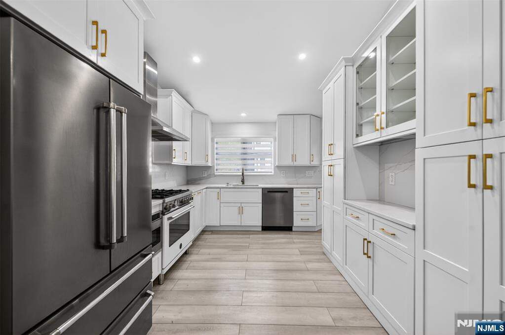 3 Bedroom Single Family Home/House's Image 7