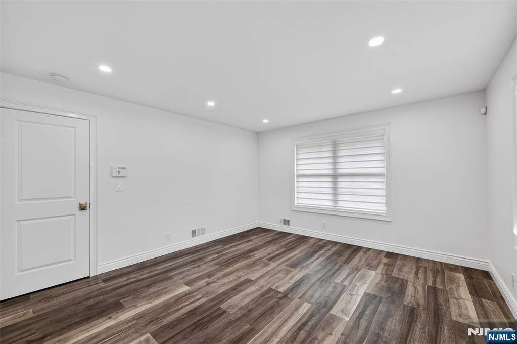 3 Bedroom Single Family Home/House's Image 24
