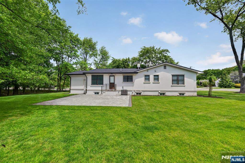 3 Bedroom Single Family Home/House's Image 28