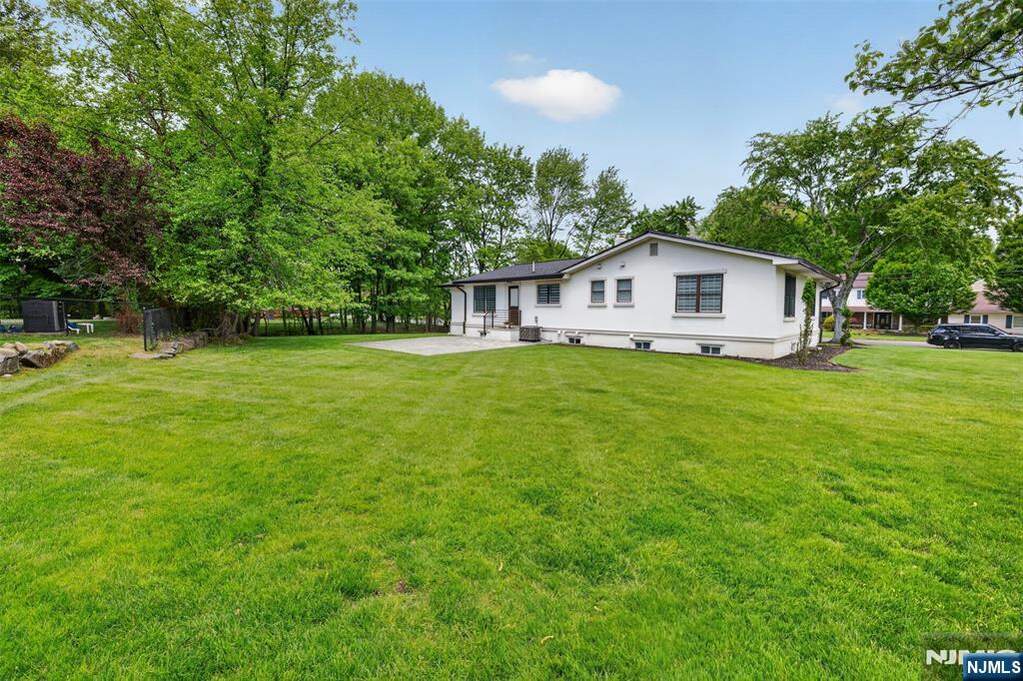 3 Bedroom Single Family Home/House's Image 29