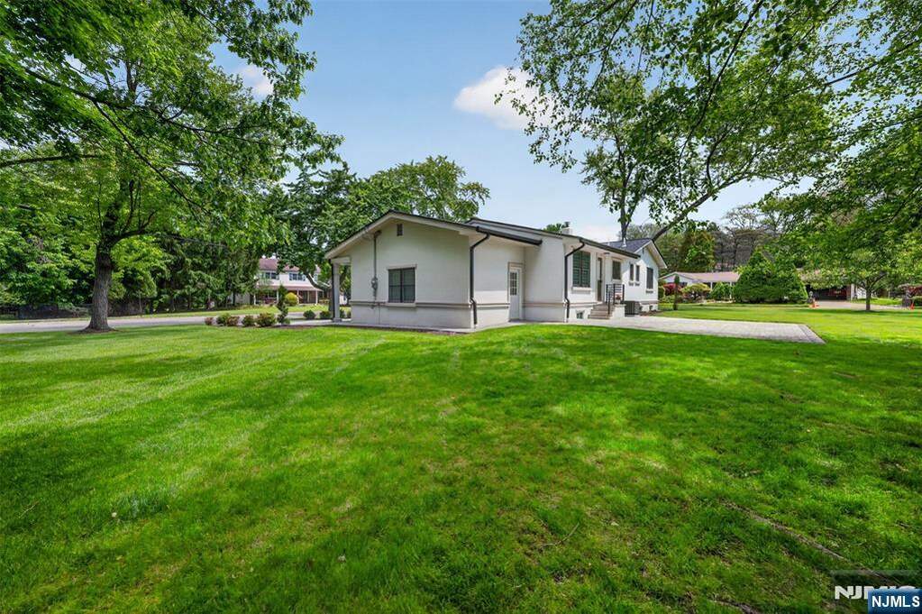 3 Bedroom Single Family Home/House's Image 30