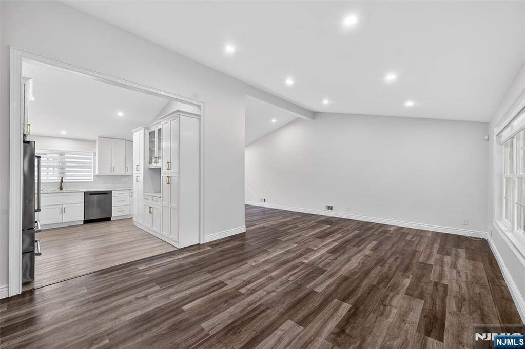 3 Bedroom Single Family Home/House's Image 3