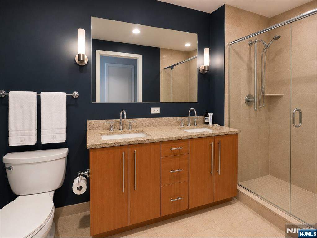2 Bedroom Apartment/Flat's Image 10