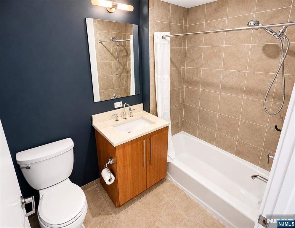 2 Bedroom Apartment/Flat's Image 16