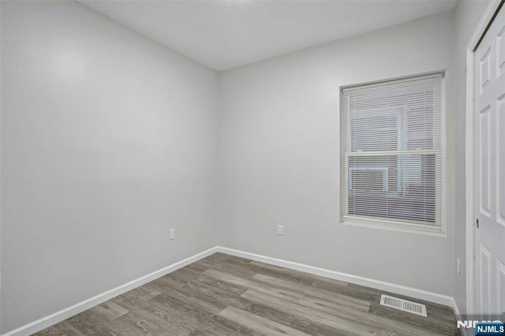 6 Bedroom Multi Unit's Image 13