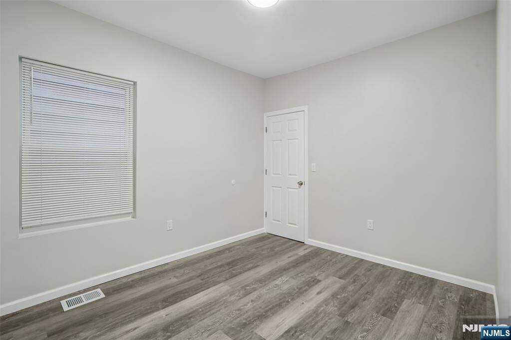 6 Bedroom Multi Unit's Image 16