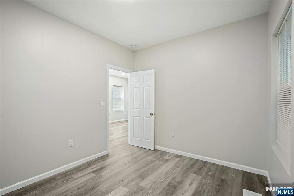 6 Bedroom Multi Unit's Image 17