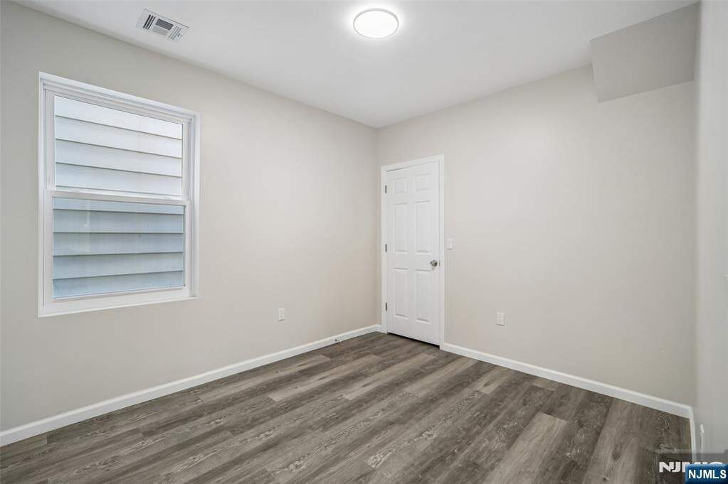 6 Bedroom Multi Unit's Image 20
