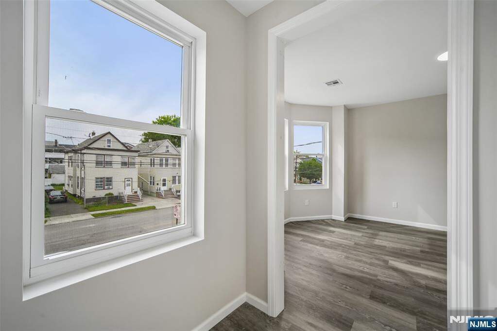 6 Bedroom Multi Unit's Image 27