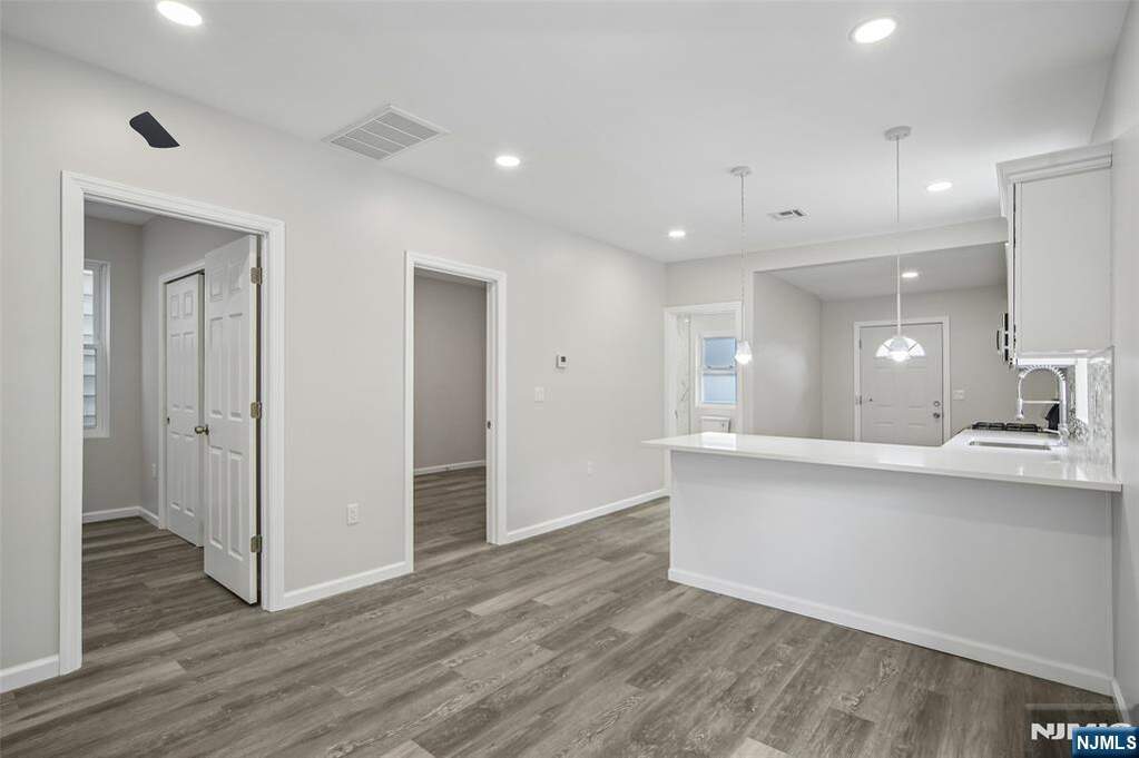 6 Bedroom Multi Unit's Image 4