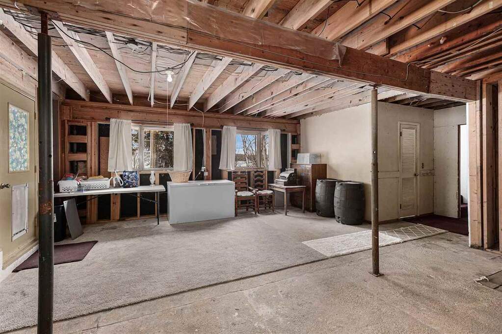 5 Bedroom Single Family Home/House's Image 17