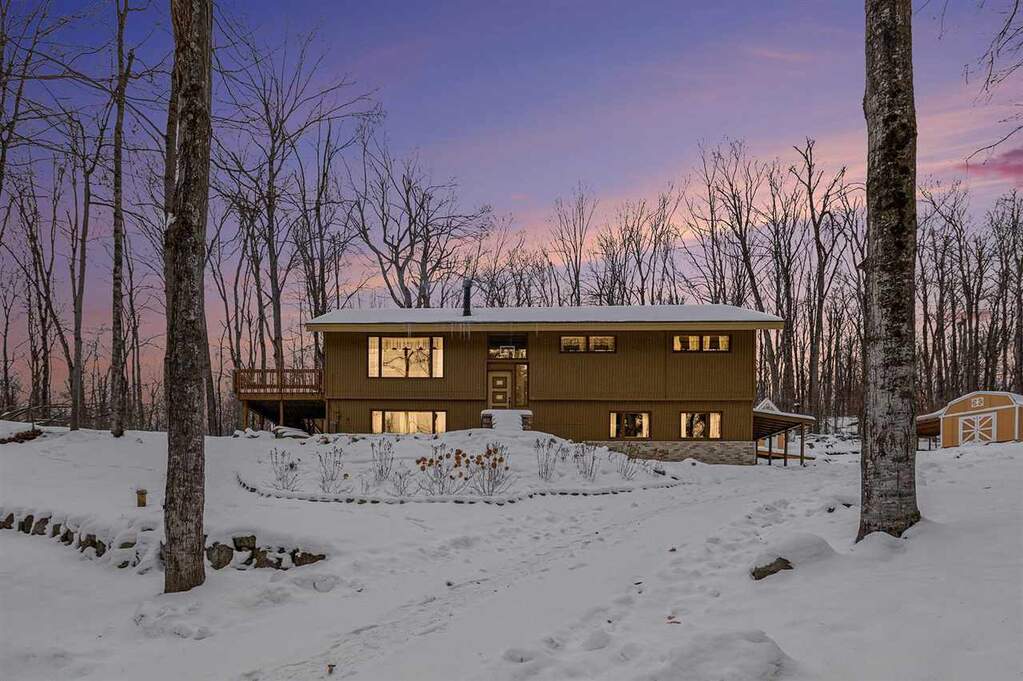 5 Bedroom Single Family Home/House's Image 3