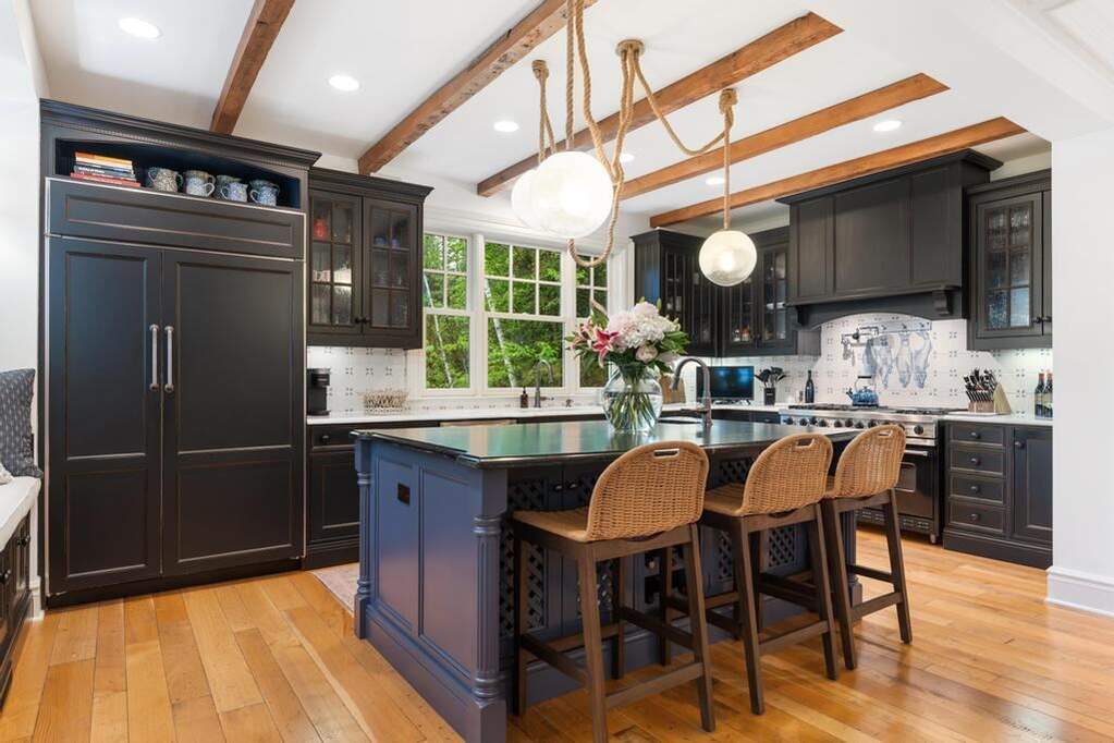 5 Bedroom Single Family Home/House's Image 13